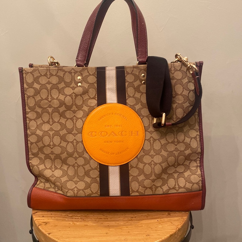 Coach Dempsey Tote in Signature Jaquard